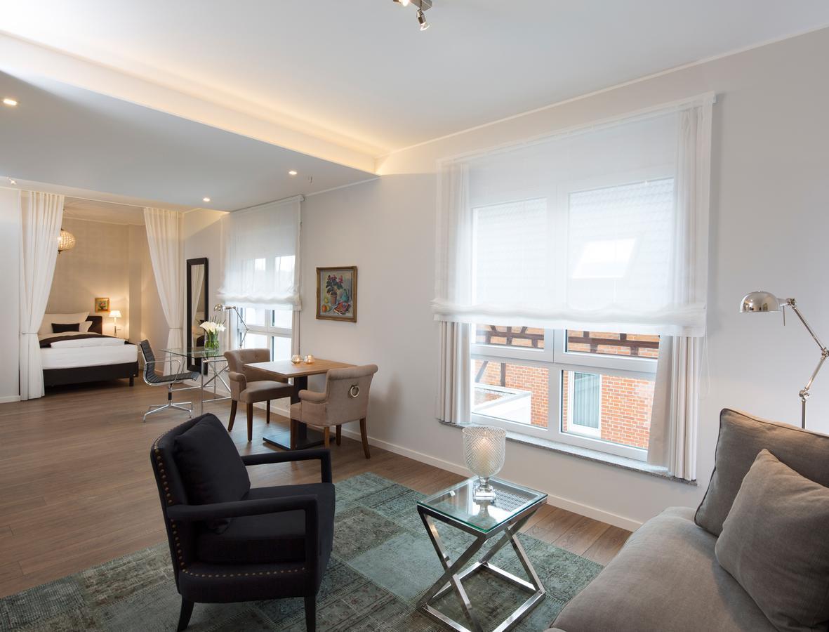 Logis First Class Business Suites Renningen Room photo